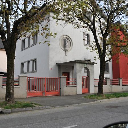 Atrium Flat In The Villa Laibach Exterior foto